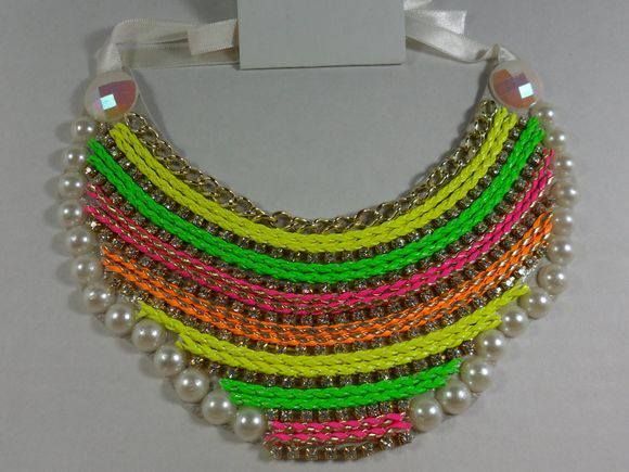 MAXI COLAR DE PEROLAS COURO NEON