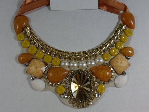 MAXI COLAR DE PEDRAS AMARELAS