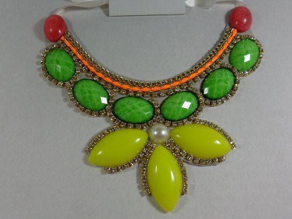 MAXI COLAR DE PEDRAS VERDE NEON