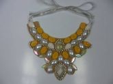 MAXI COLAR DE COURO E PEDRAS COM STRASS