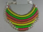 MAXI COLAR DE PEROLAS COURO NEON